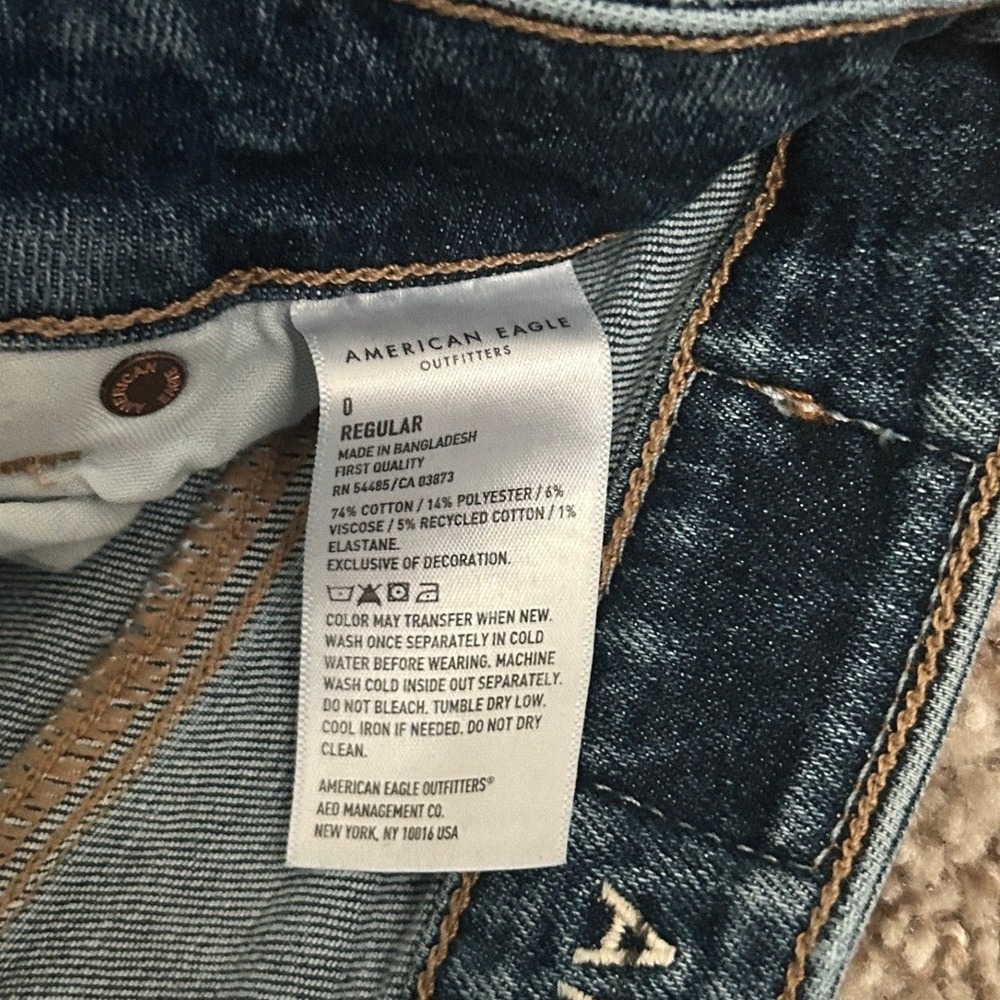 EUC I American Eagle Outfitters‎ I High Waisted Stretch Mom Jeans I Size 0 - Picture 8 of 9